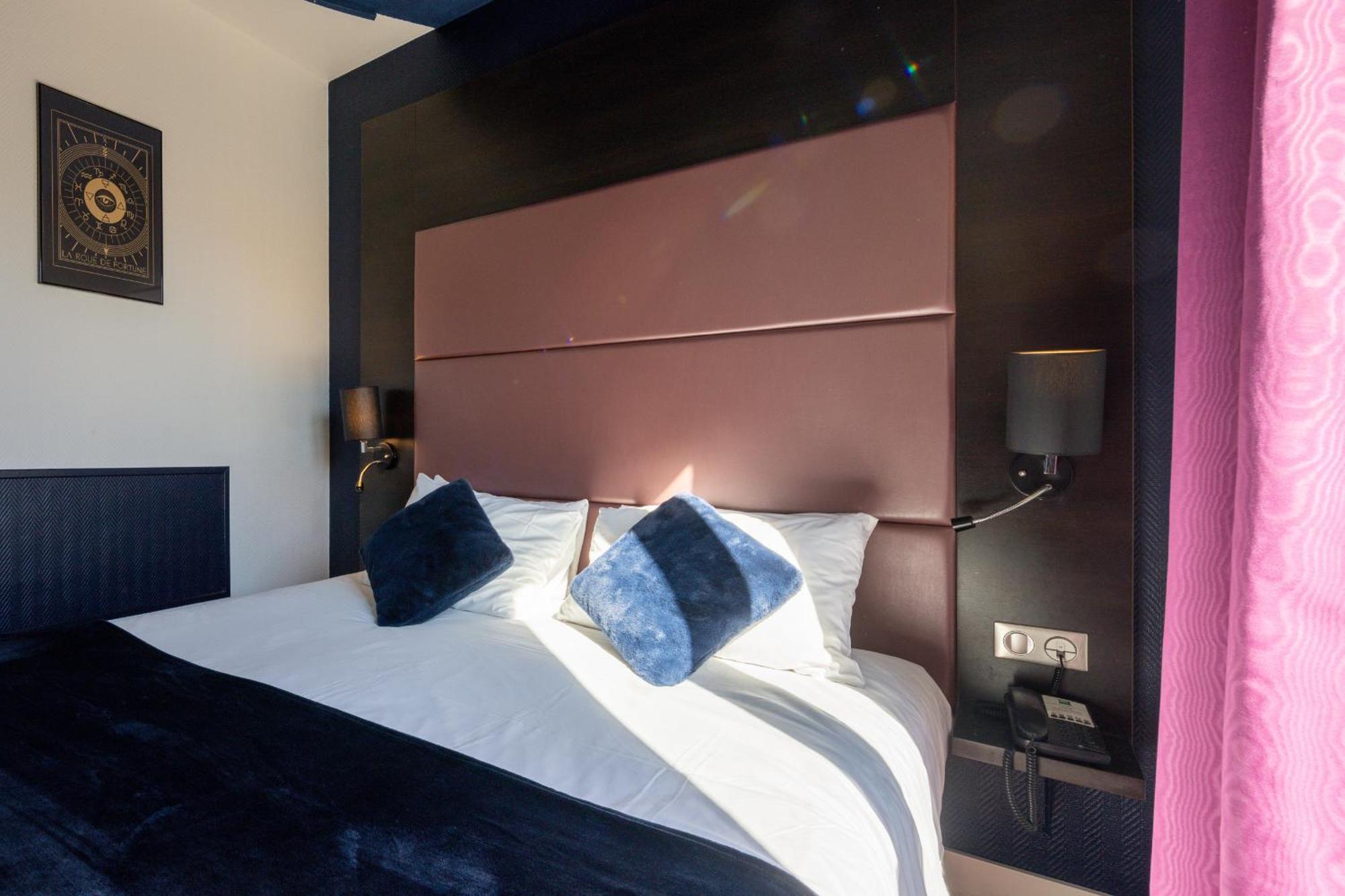 Accueil Pigalle Montmartre Hotel Parigi