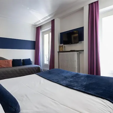 Accueil Pigalle Montmartre - Renove Hotel 3*