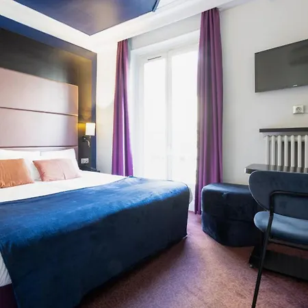 Accueil Pigalle Montmartre - Renove Hotel Paris