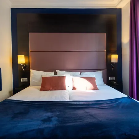 Hotel Accueil Pigalle Montmartre - Renove 3*