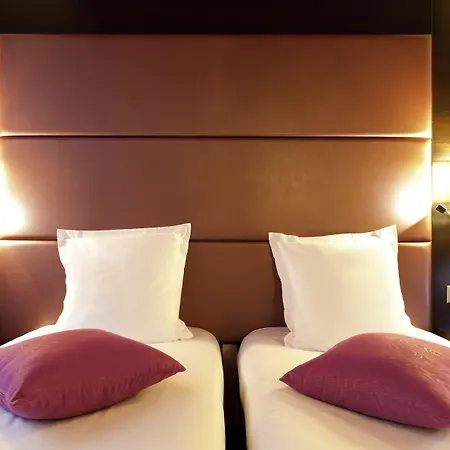 Accueil Pigalle Montmartre - Renove Hotel