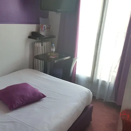 Accueil Pigalle Montmartre - Renove Hotel 3*