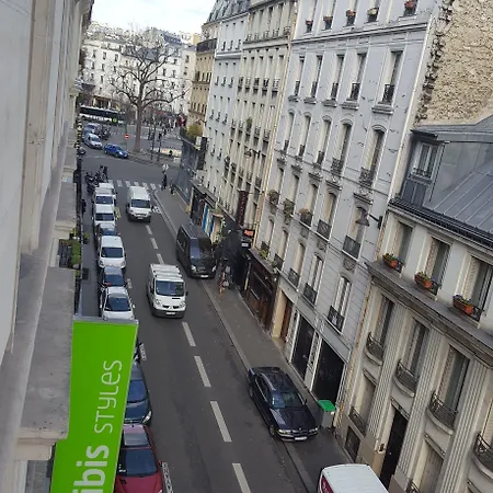 Accueil Pigalle Montmartre - Renove Hotel 3*