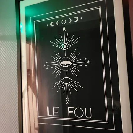 Accueil Pigalle Montmartre - Renove Hotel Paris