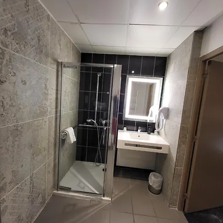 Hotel Accueil Pigalle Montmartre - Renove 3*