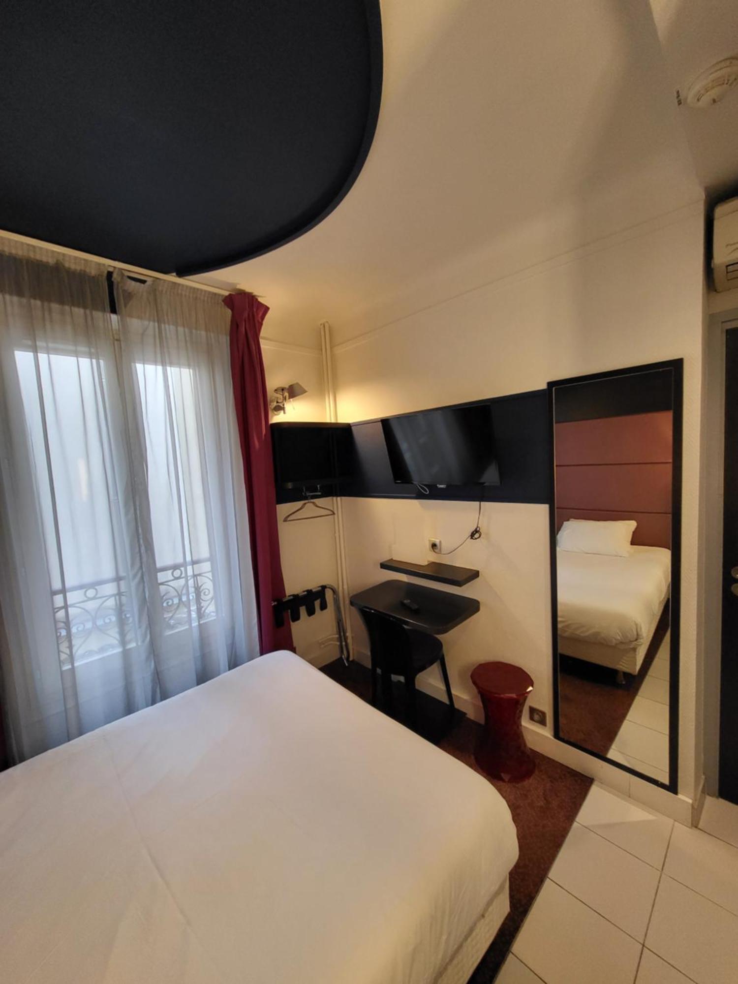 Hotel Accueil Pigalle Montmartre 3*
