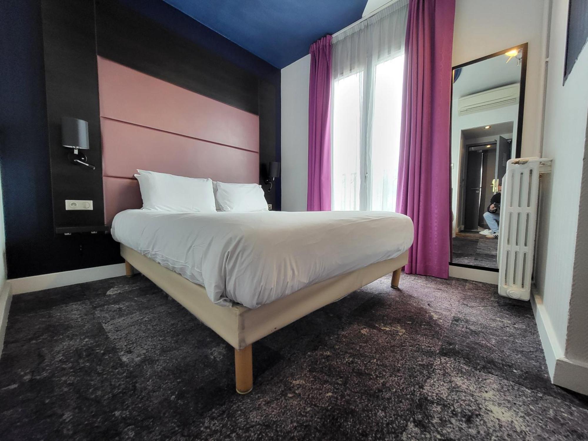 Accueil Pigalle Montmartre - Renove Paris